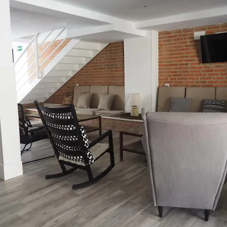 Once Nudos 旅馆 卢安科