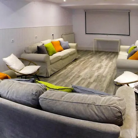 Once Nudos Hostel Luanco